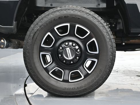 Used 2024 Ford F350 Platinum w/ FX4 Off-Road Package image 17