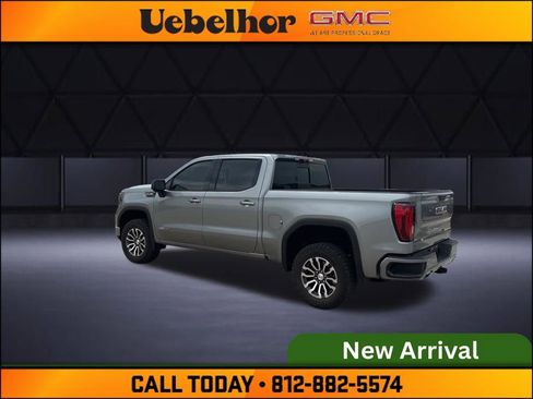 Used 2023 GMC Sierra 1500 AT4 w/ AT4 Premium Package AWD/4WD image 9