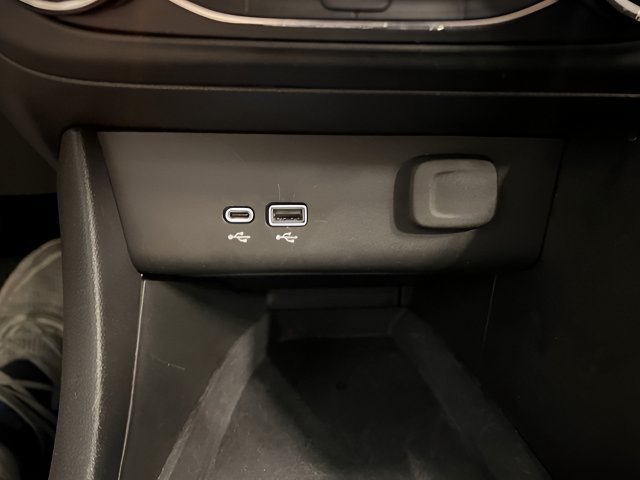 Used 2025 Buick Encore GX Preferred AWD/4WD image 32