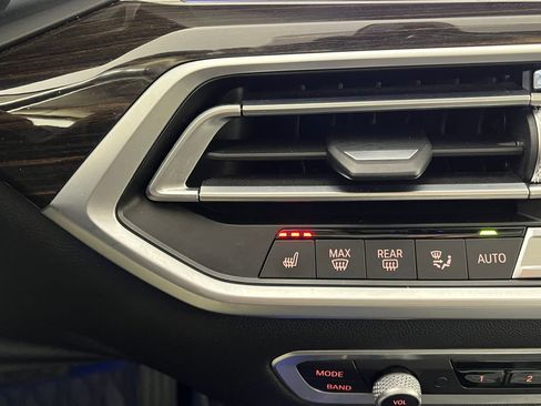 Used 2021 BMW X7 xDrive40i w/ Premium Package image 26