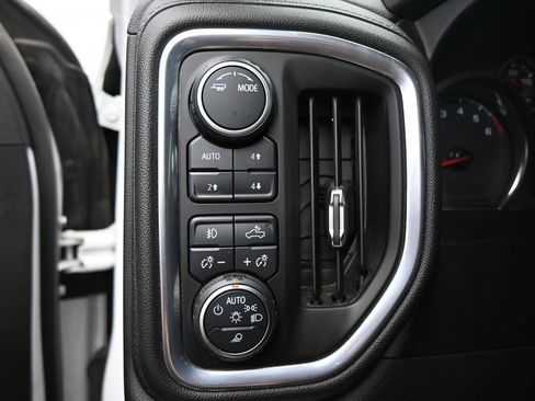 Used 2021 Chevrolet Silverado 1500 LT Trail Boss w/ Convenience Package II AWD/4WD image 12