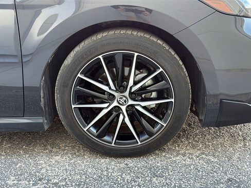Used 2025 Toyota Camry SE image 29