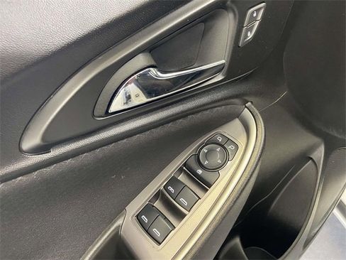 Used 2024 Chevrolet Malibu LT image 18