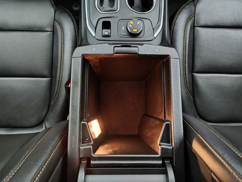 Used 2019 Chevrolet Traverse LT w/ LT Premium Package image 36