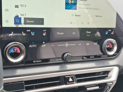 Used 2025 Lexus RX 350 Premium w/ Accessory Package AWD/4WD image 17