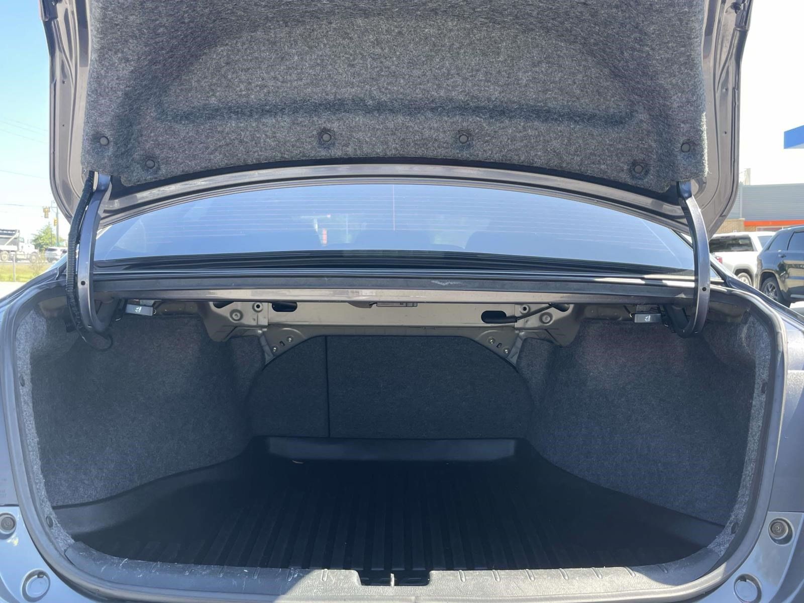 Used 2017 Honda Accord EX image 8