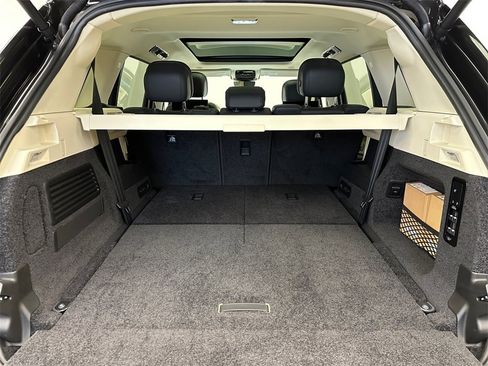 Used 2024 Land Rover Range Rover Long Wheelbase SE image 25