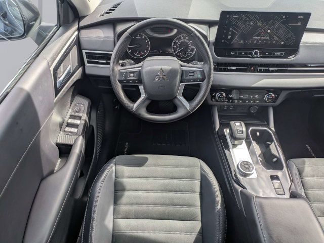 Used 2025 Mitsubishi Outlander SE FWD image 17