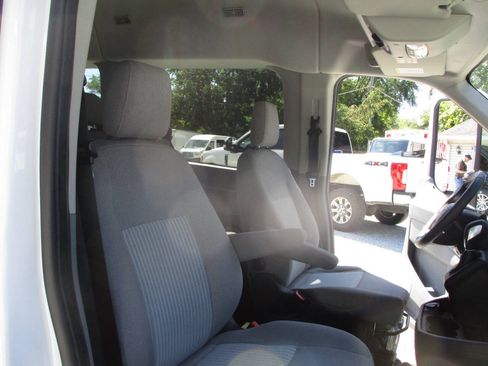 Used 2019 Ford Transit 350 XLT RWD image 19