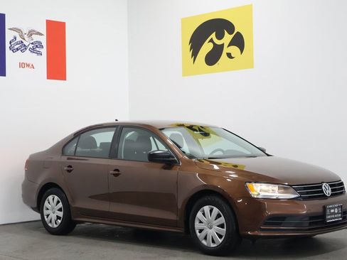 Used 2016 Volkswagen Jetta S image 1