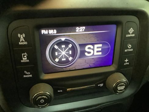 Used 2019 Jeep Renegade Sport AWD/4WD image 38