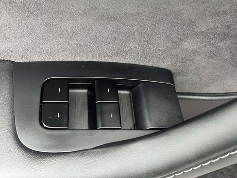 Used 2025 Tesla Model Y Long Range AWD/4WD image 10