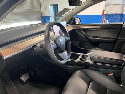 Used 2024 Tesla Model Y Long Range AWD/4WD image 22