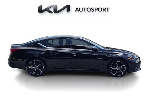 Used 2023 Nissan Altima 2.5 SR FWD image 7