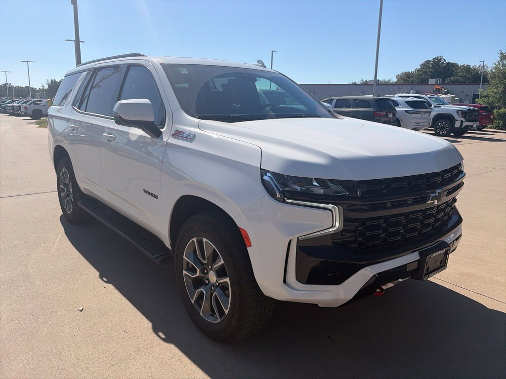 Used 2024 Chevrolet Tahoe Z71 w/ Luxury Package AWD/4WD image 5