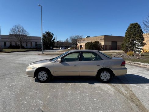 Used 2002 Honda Accord LX image 2