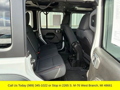 Used 2024 Jeep Wrangler Unlimited Rubicon w/ Technology Group AWD/4WD image 39