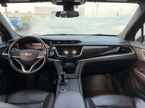 Used 2022 Cadillac XT6 Premium Luxury FWD image 5