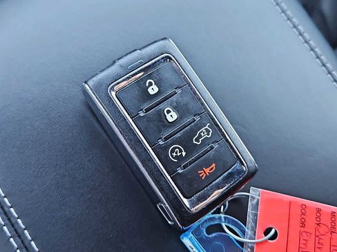 Used 2022 Jeep Grand Cherokee Overland w/ MOPAR Finishing Package image 37