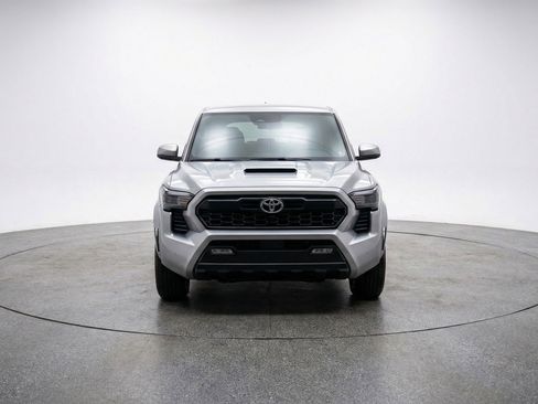 Used 2025 Kia Soul LX w/ LX Technology Package FWD image 2