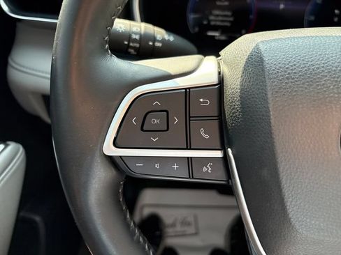 Used 2023 Toyota Highlander Limited AWD/4WD image 11