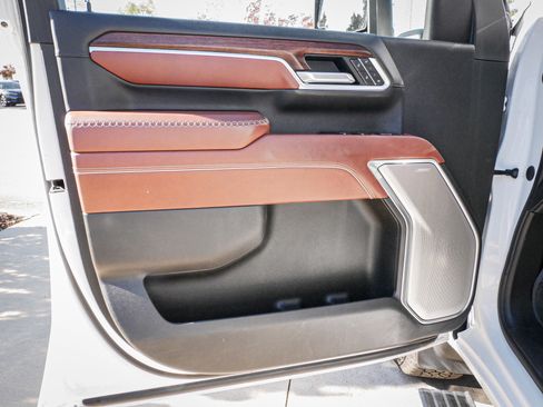 Used 2025 GMC Sierra 2500 Denali Ultimate image 14