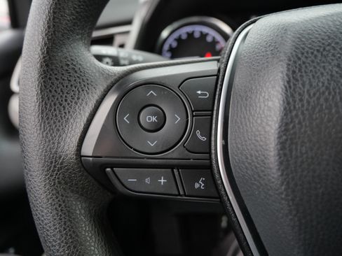 Certified 2020 Toyota Camry LE image 27
