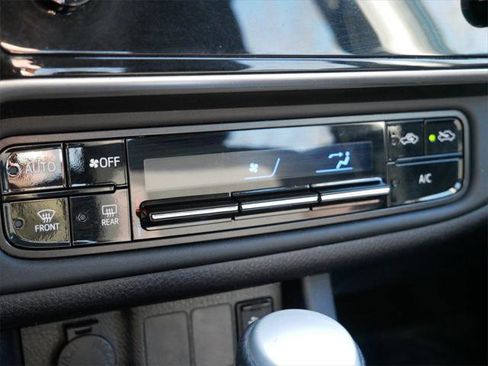 Certified 2018 Toyota Corolla LE image 21