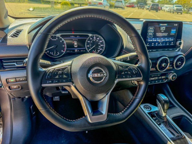 Used 2025 Nissan Sentra SR FWD image 11