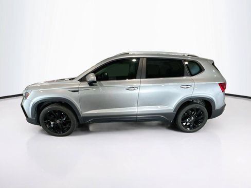 Used 2023 Volkswagen Taos SE w/ Black Wheel Package FWD image 2