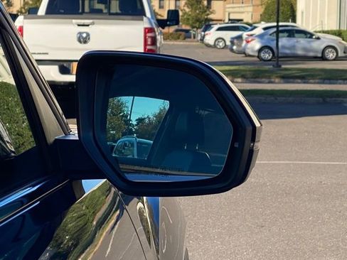 Used 2021 Volkswagen Atlas SEL R-Line image 16