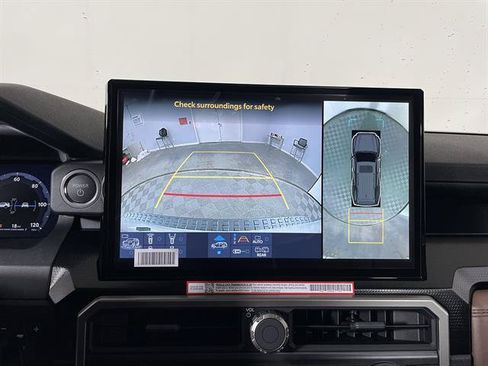 New 2026 Toyota 4Runner Limited w/ Tow Technology Package AWD/4WD image 18