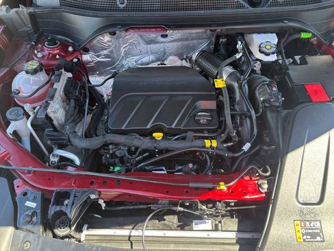 Used 2025 Chevrolet Trax LT w/ LT Convenience Package image 31