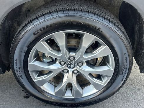 Used 2024 Toyota Grand Highlander XLE image 26