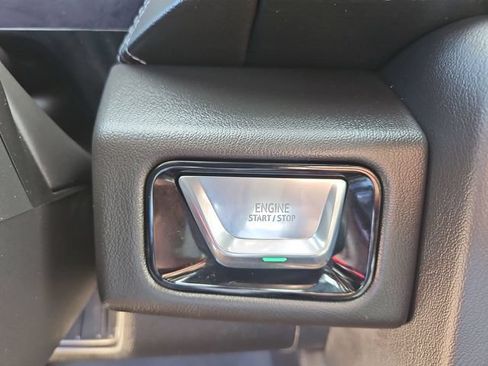 Used 2025 GMC Yukon Denali AWD/4WD image 16