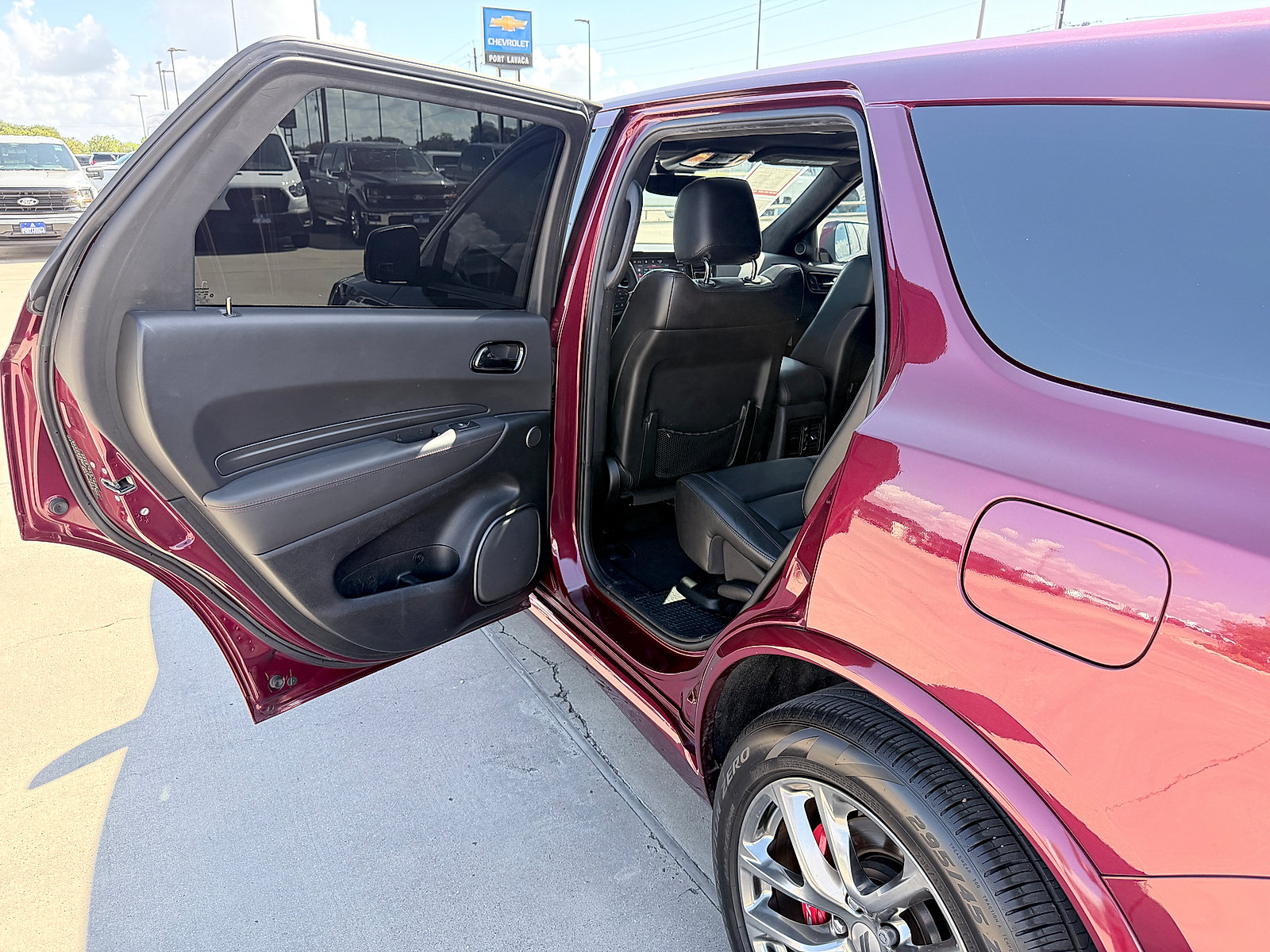 Used 2022 Dodge Durango R/T w/ Tow 'N Go Package AWD/4WD image 22