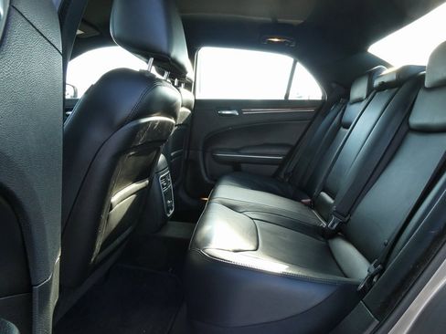 Used 2014 Chrysler 300 image 15