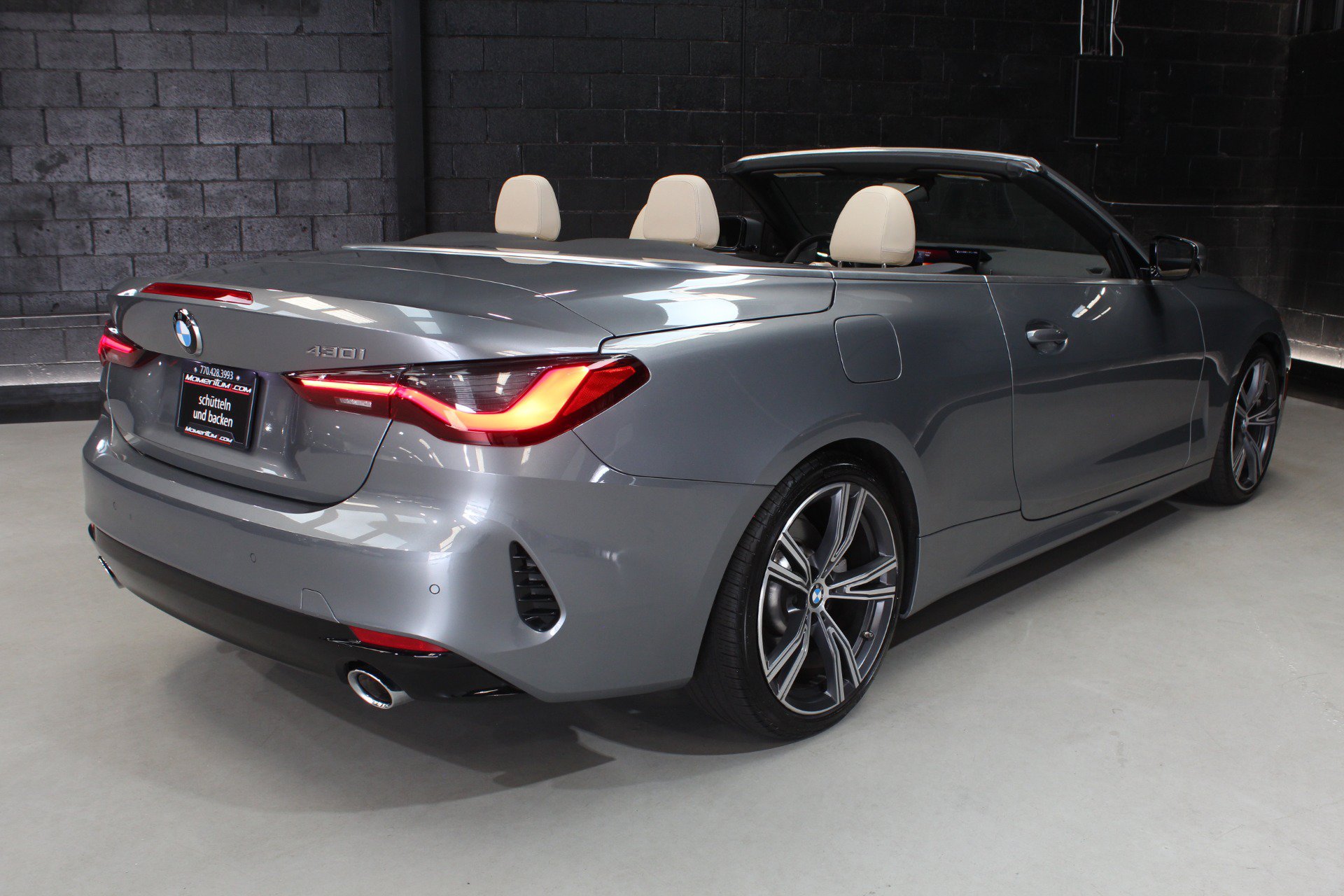 Used 2024 BMW 430i Convertible w/ Premium Package RWD image 21