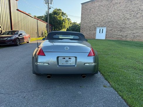 Used 2004 Nissan 350Z Touring RWD image 15