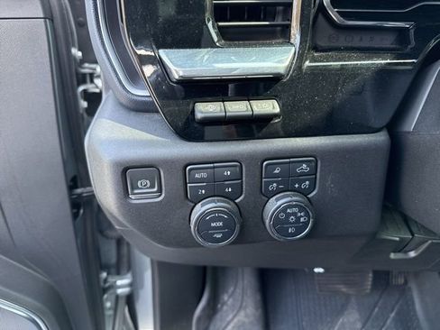 Used 2024 Chevrolet Silverado 2500 High Country w/ Technology Package image 12