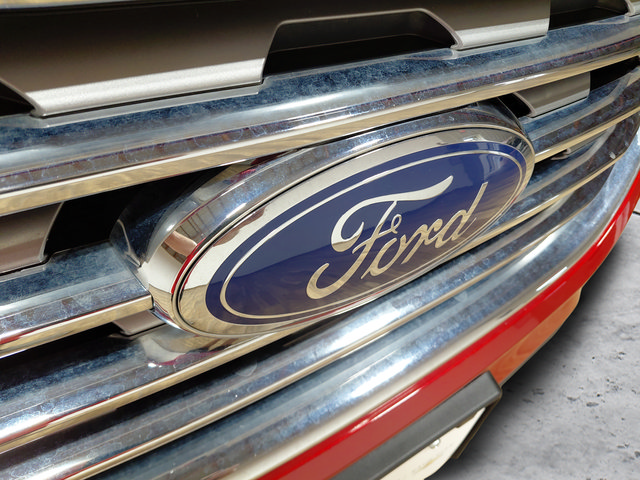 Used 2024 Ford Edge Titanium AWD/4WD image 11