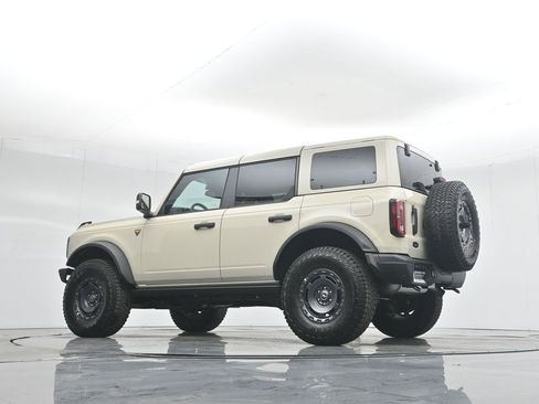 New 2025 Ford Bronco Badlands image 48