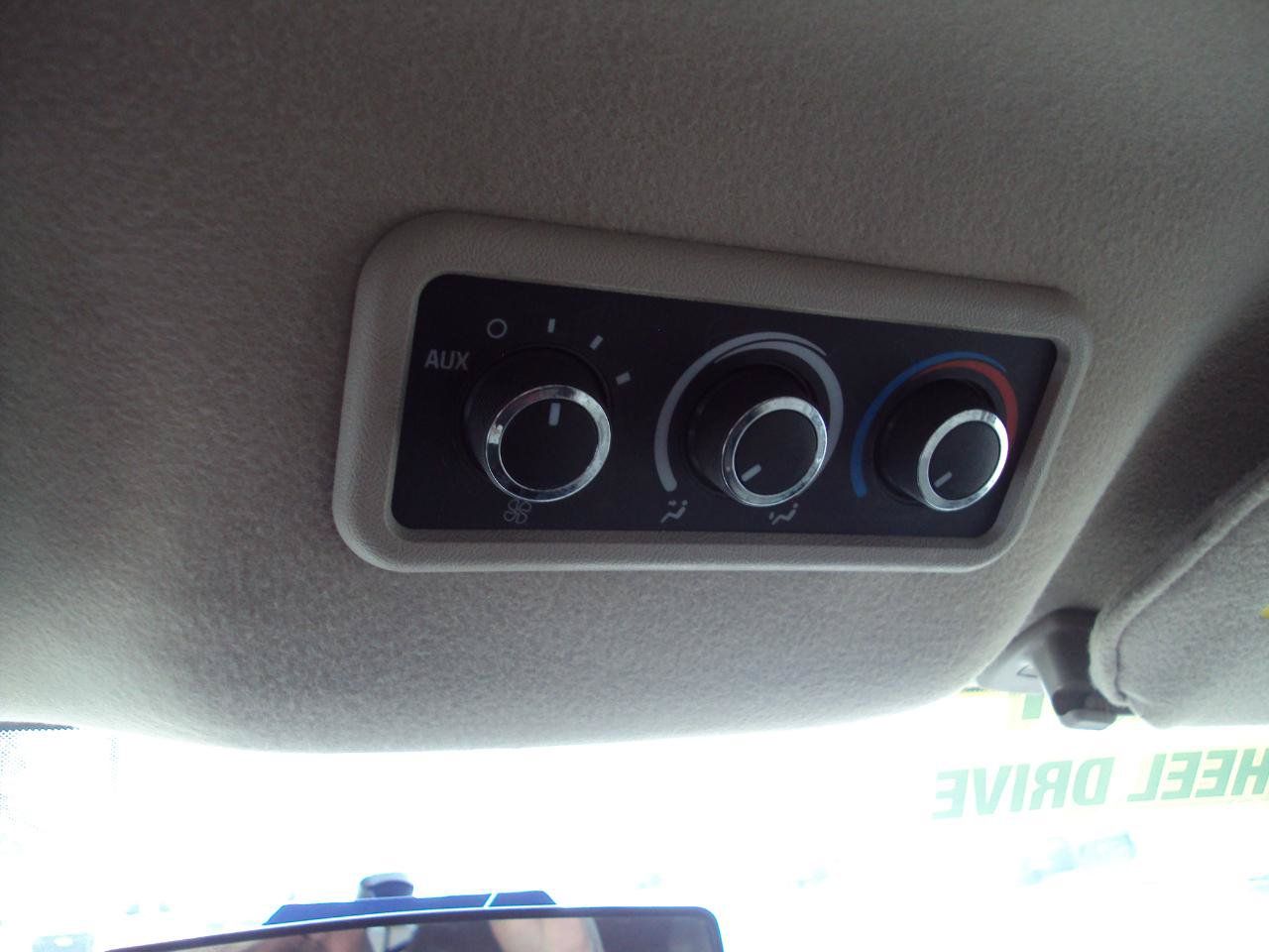 Used 2011 Chevrolet Express 1500 LT w/ LT Preferred Equipment Group AWD/4WD image 26