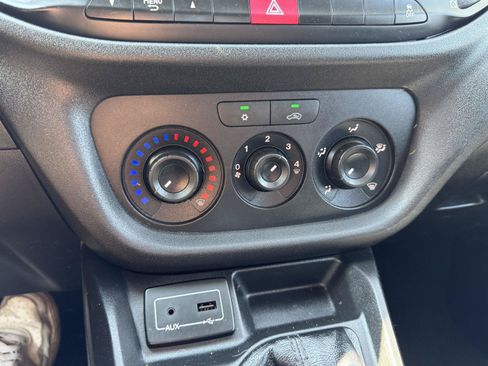 Used 2016 RAM ProMaster City Tradesman FWD image 20