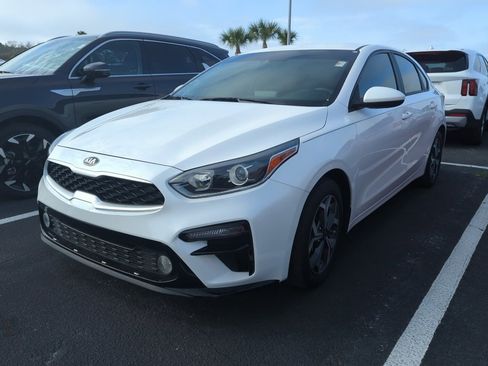 Certified 2021 Kia Forte LXS image 3