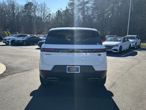 Used 2023 Land Rover Range Rover Sport SE image 7