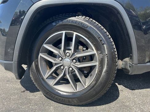 Used 2018 Jeep Grand Cherokee Limited w/ Luxury Group II AWD/4WD image 13