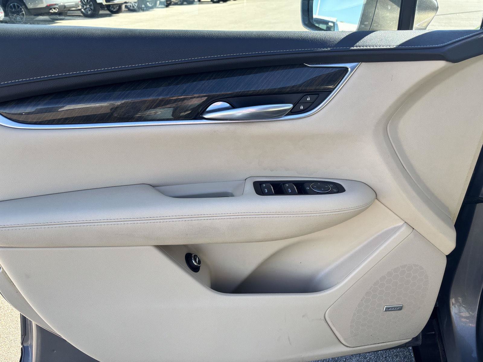 Used 2018 Cadillac XT5 FWD w/ LPO, Wheel Lock Package image 10
