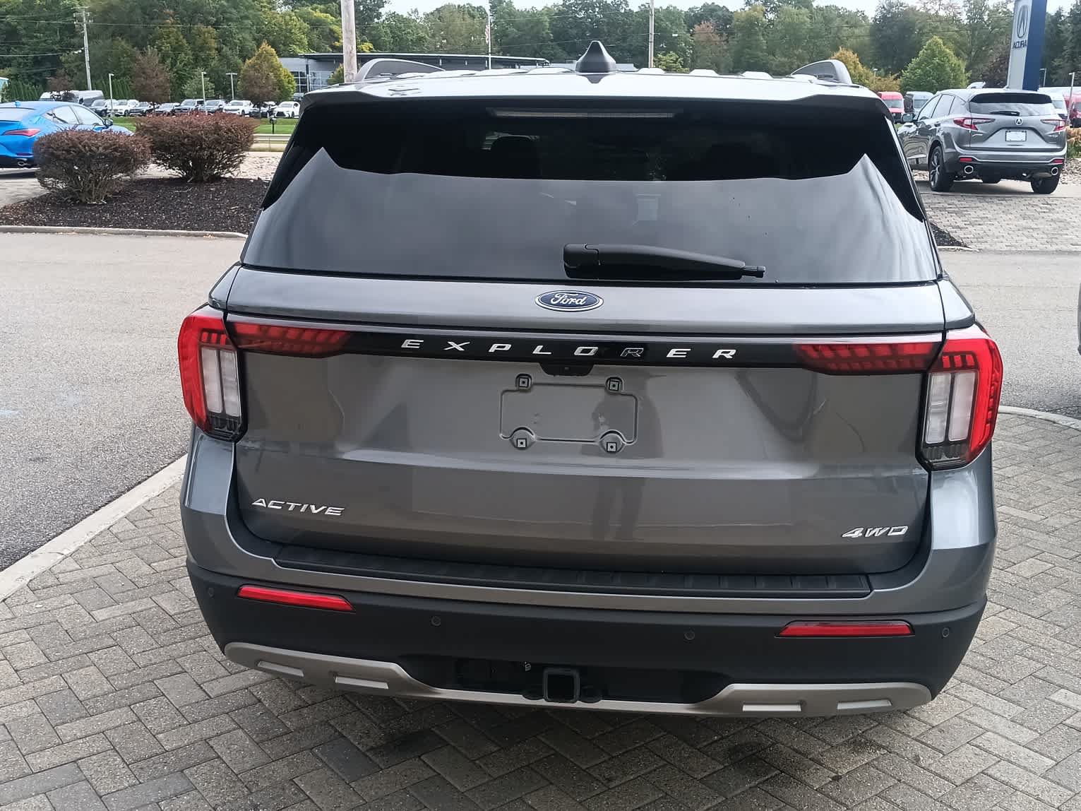 Used 2025 Ford Explorer Active w/ Active Comfort Package AWD/4WD image 4