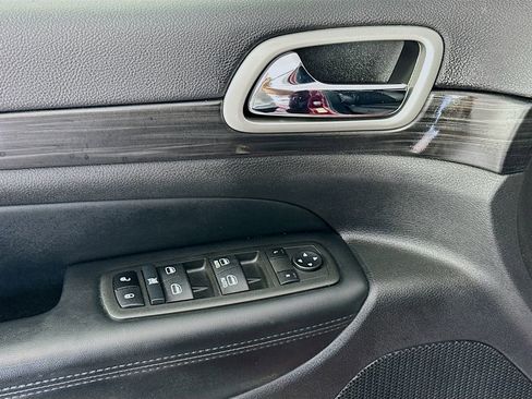 Used 2022 Jeep Grand Cherokee Laredo X image 18